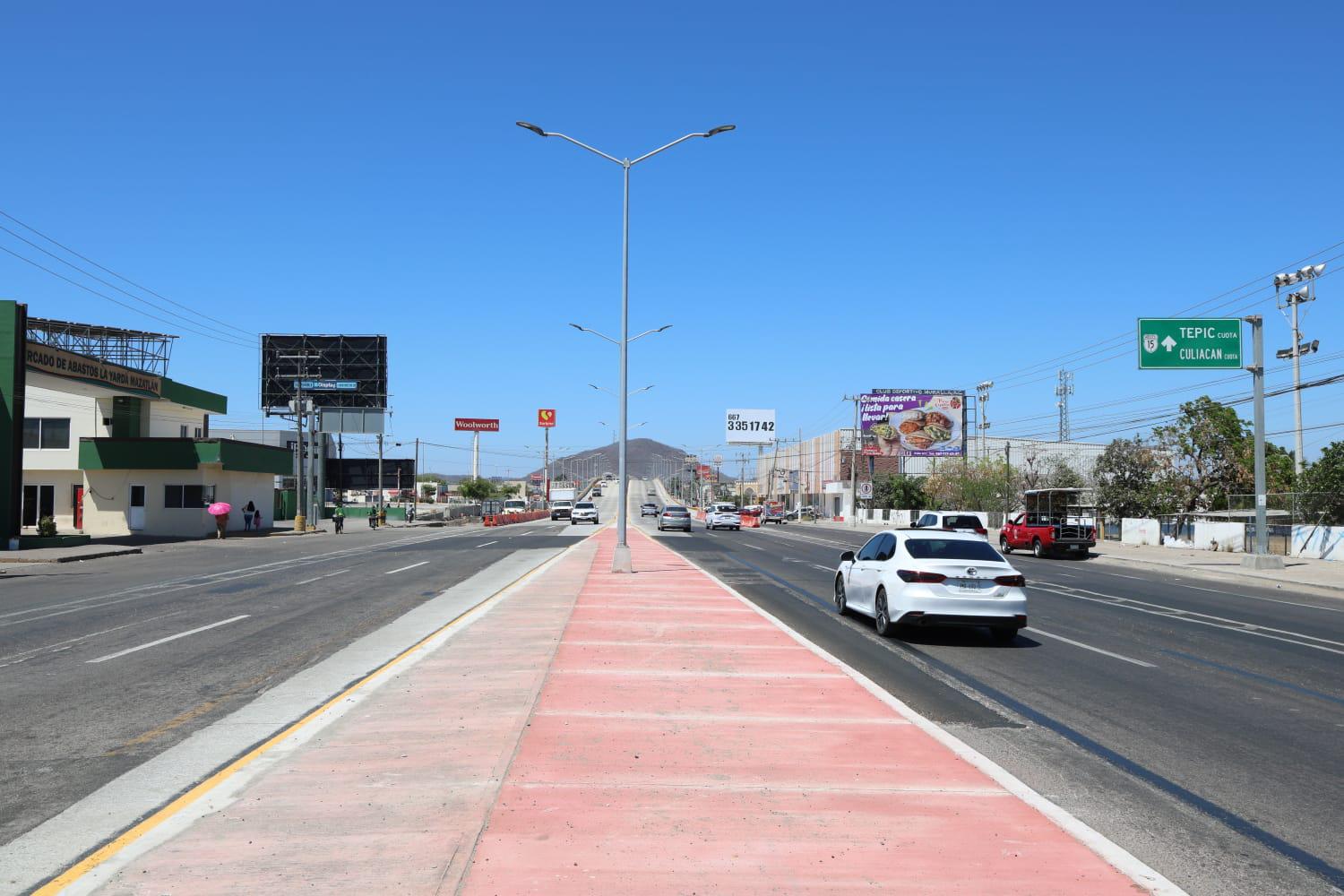 $!Paso superior agiliza tráfico a la salida norte de Mazatlán, pero complica cruce peatonal