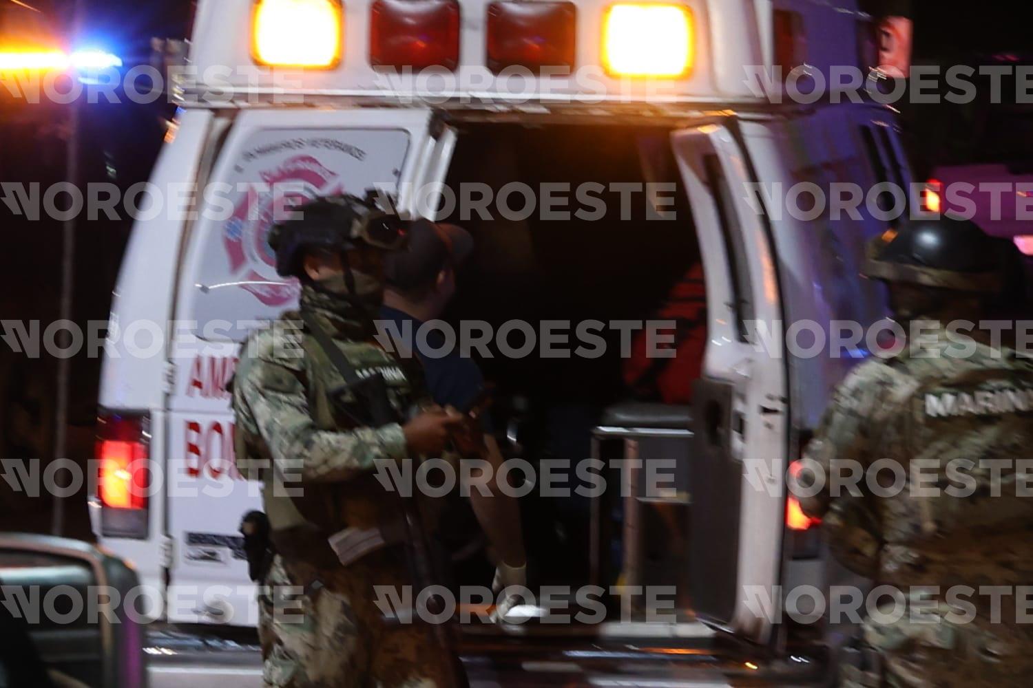 $!Atacan con ráfagas de arma larga a una mujer y un hombre a un costado del fraccionamiento Pemex, en Mazatlán