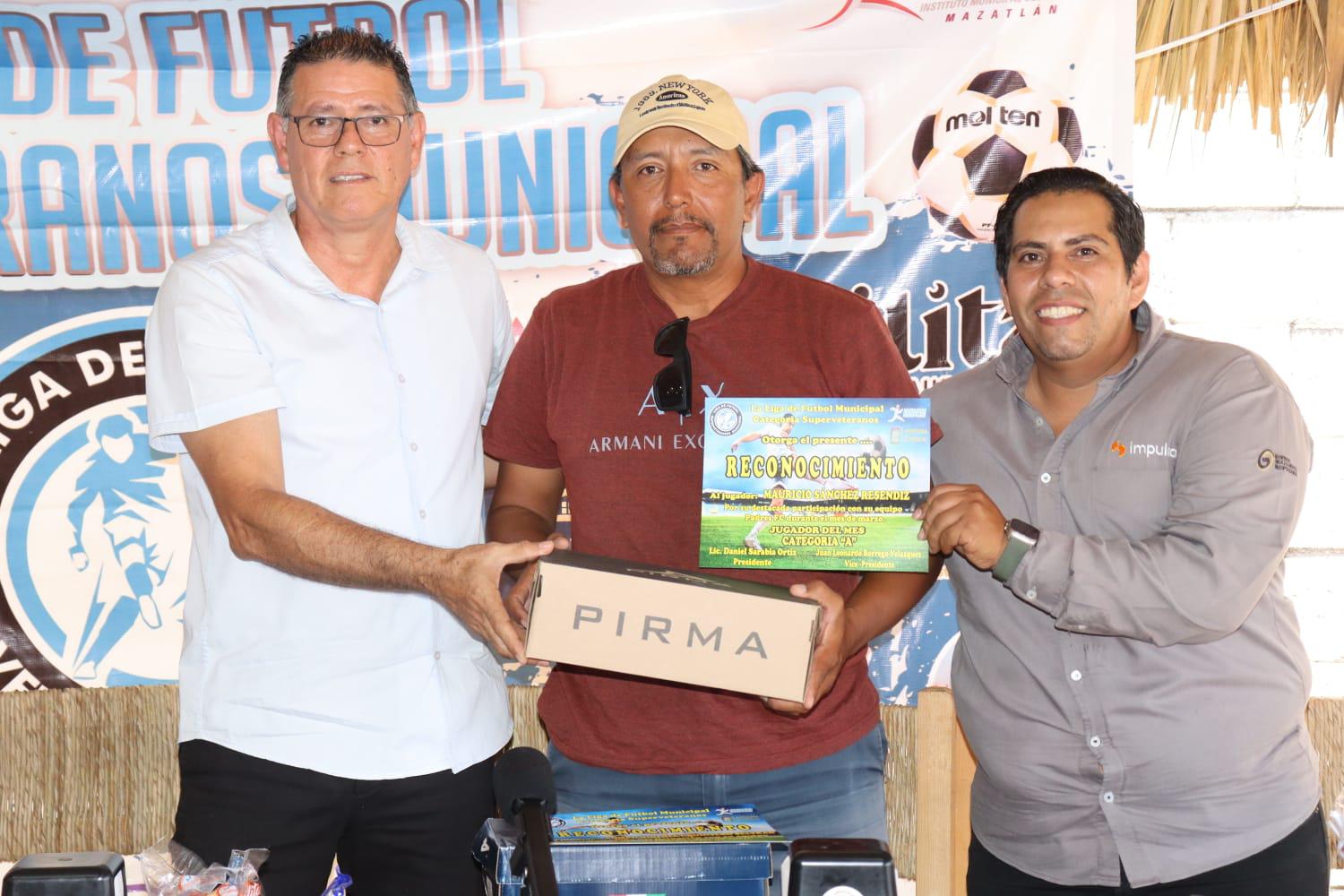 $!Premian a lo mejor de abril en la Superveteranos Municipal