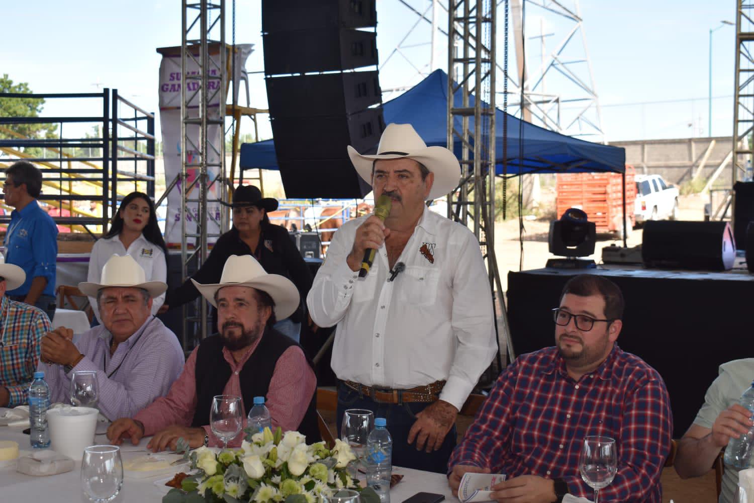 $!Celebran Día del Ganadero al son de la tambora en Culiacán