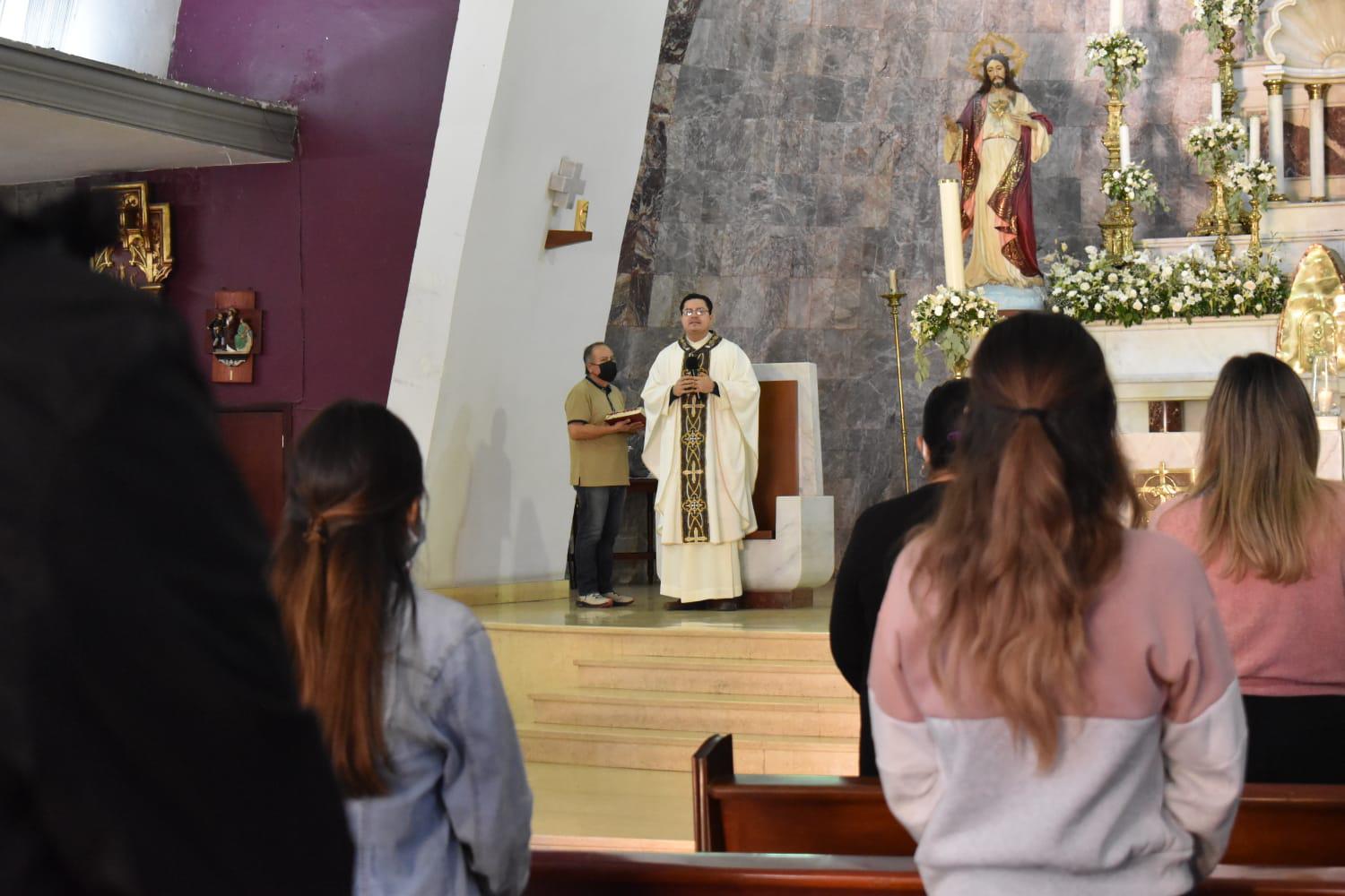 $!Ofrecen misa por periodistas fallecidos y asesinados de Sinaloa