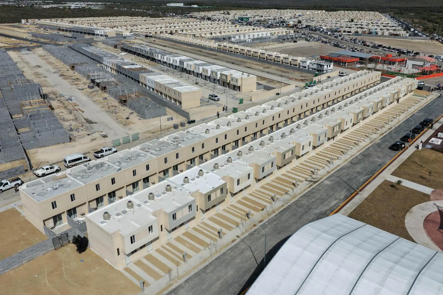 $!Sheinbaum inicia entrega de viviendas en Nuevo León; meta es de 80 mil casas en la entidad