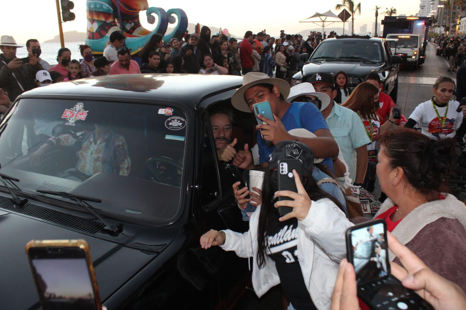 $!Mazatlecos gozan con desfile de la Semana de la Troca