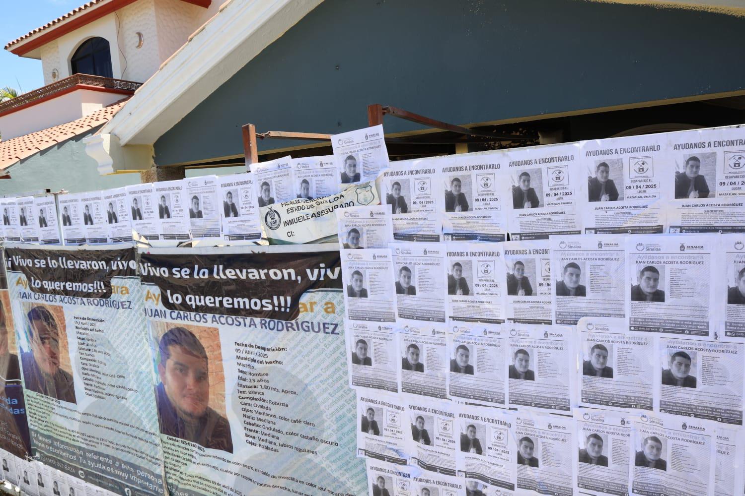 $!A un año de su desaparición, madre de Juan Carlos protesta en el lugar donde fue visto por última vez en Mazatlán