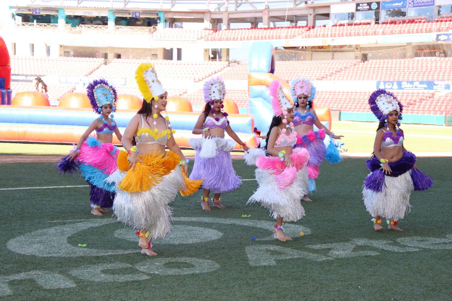 $!Cumple Bazar MazFest con exposición de emprendimiento y talento en Mazatlán