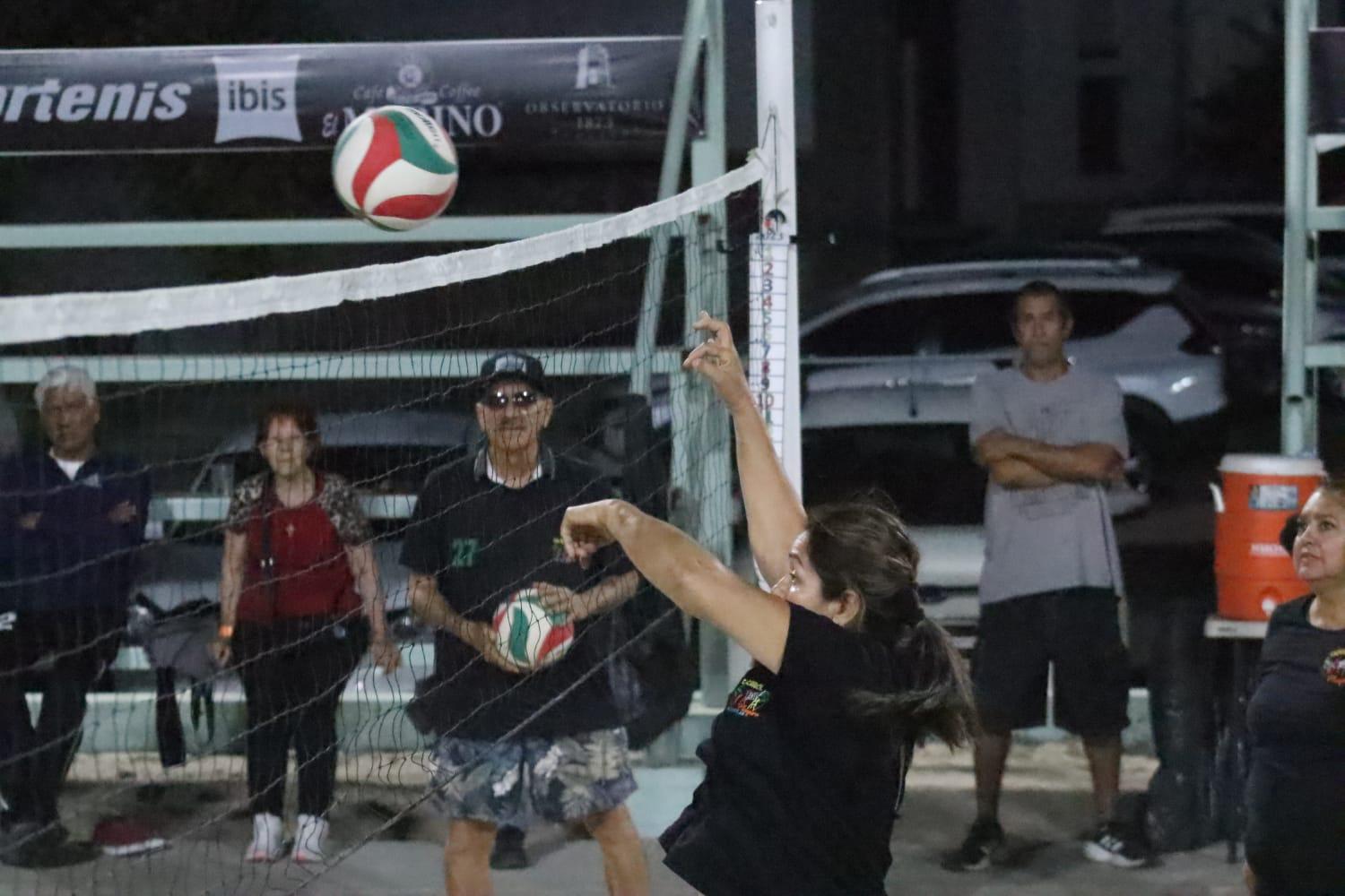 $!Se estrena el cachibol en la Sahop