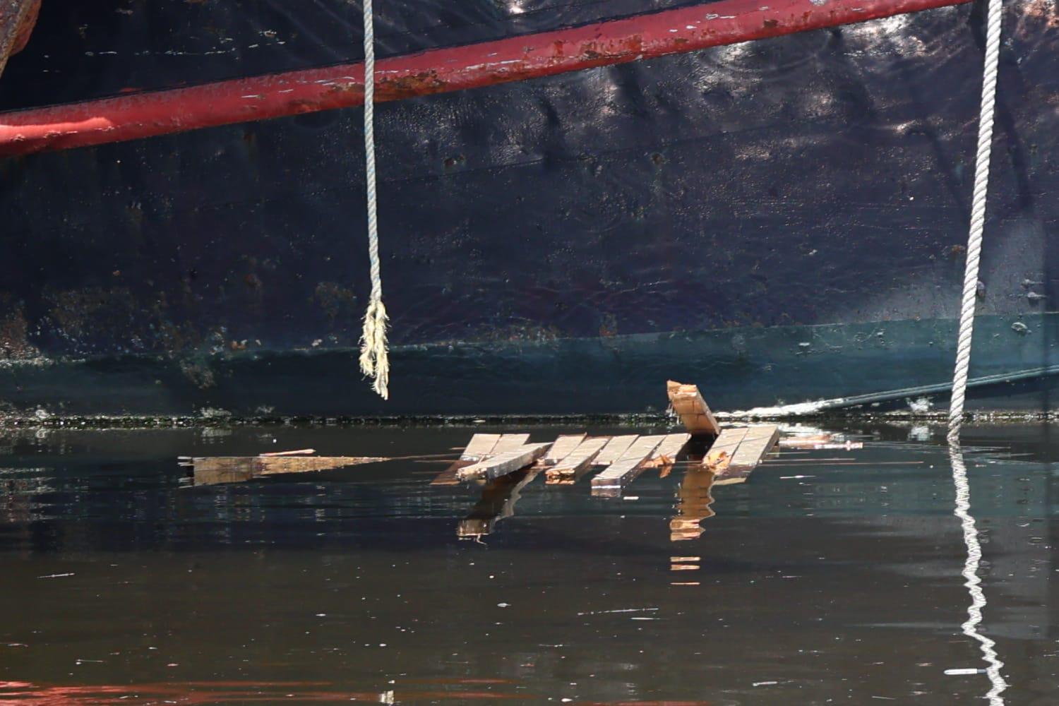 $!Tripulante de barco tiburonero muere tras explosión de tanque de combustible en el astillero Las Malvinas de Mazatlán