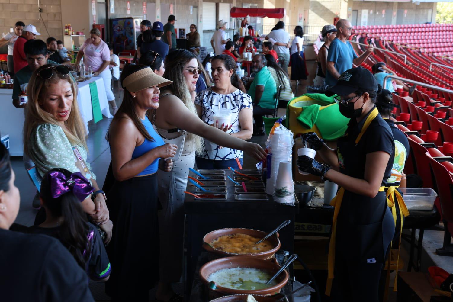 $!Cumple Bazar MazFest con exposición de emprendimiento y talento en Mazatlán
