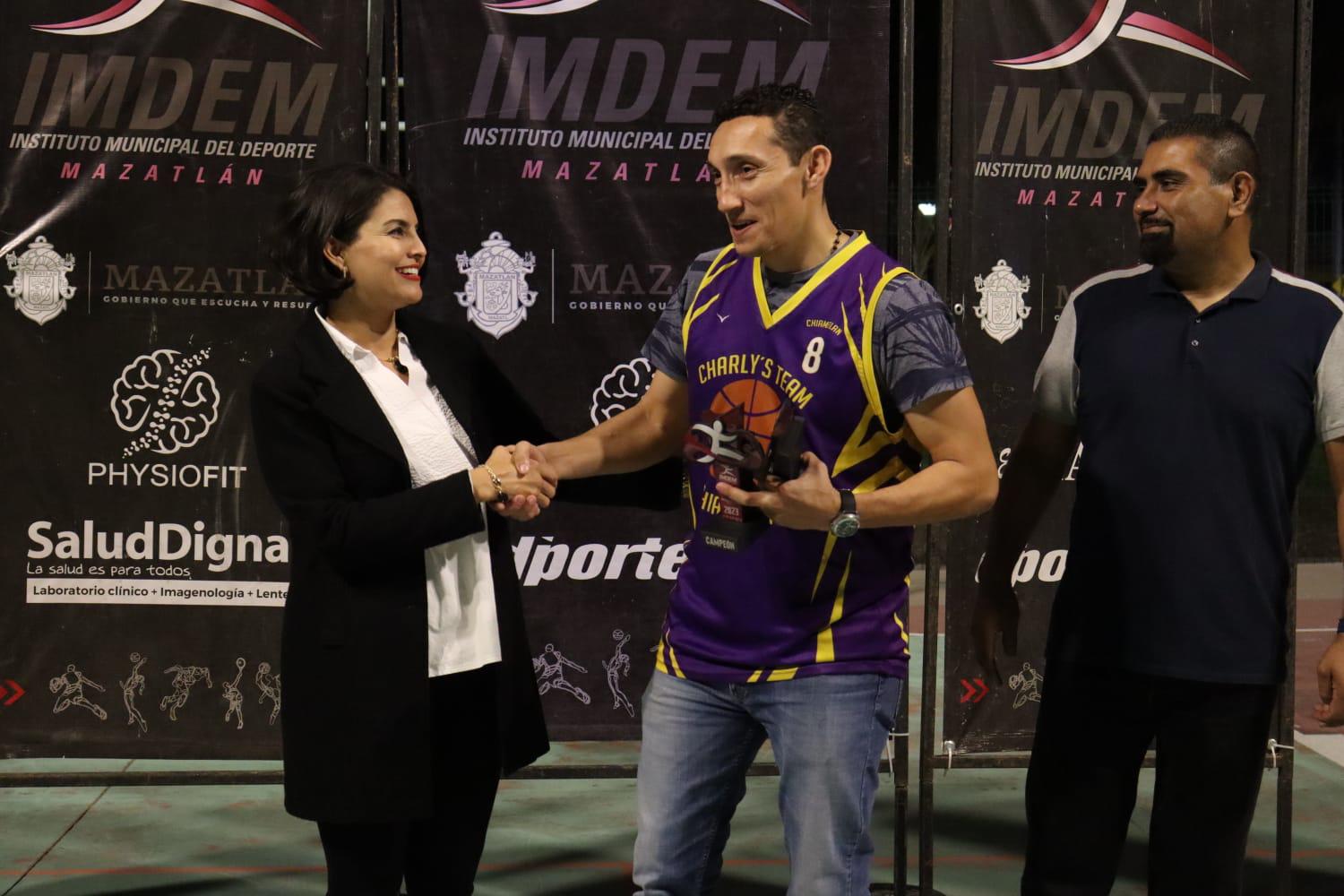 $!Abre nueva temporada la Liga de Baloncesto del Parque Lineal