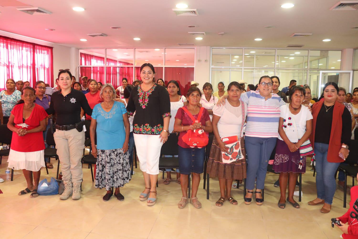 $!Dialogan con mujeres indígenas sobre la erradicación de la violencia de género en Escuinapa