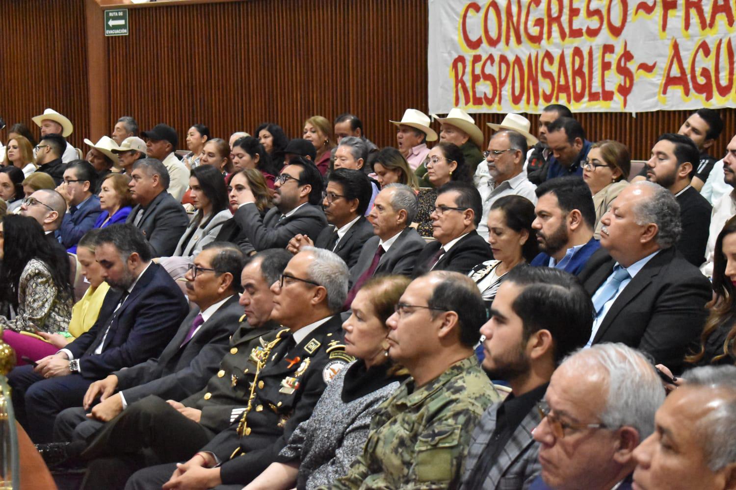 $!Ahora sí, Rocha Moya comparece ante el Congreso por Informe de Gobierno