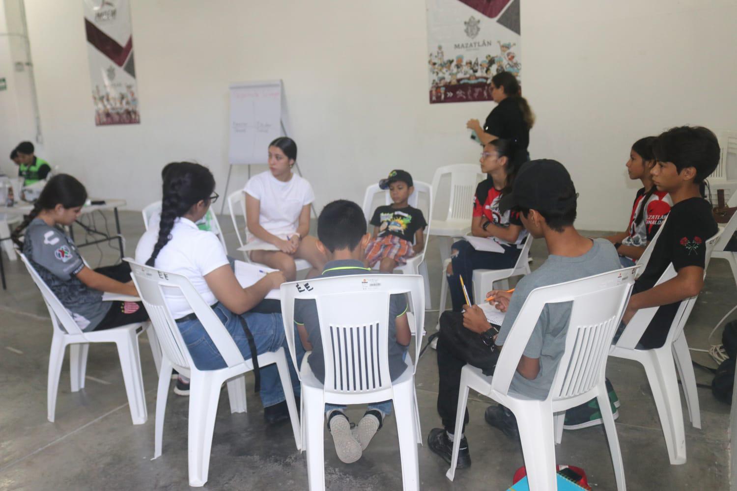 $!Responden atletas al primer Taller de Psicología Deportiva del Imdem