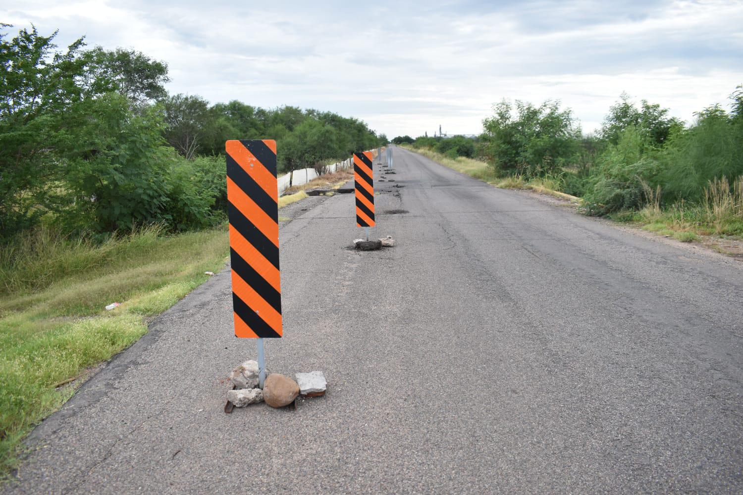 $!Temen vecinos que el puente El Alhuate colapse por los daños que presenta