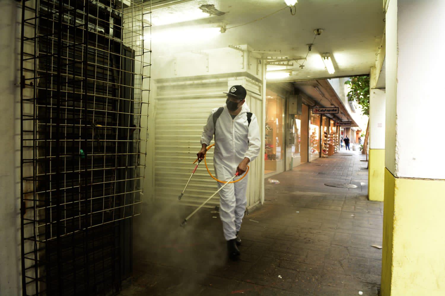 $!Personal en proceso de sanitización del Mercado Garmendia