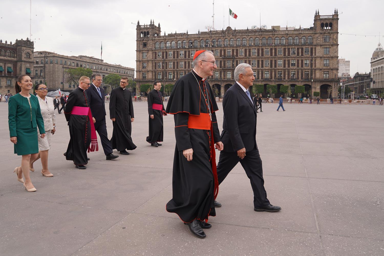 $!AMLO visita réplica de Capilla Sixtina con Secretario de Estado del Vaticano