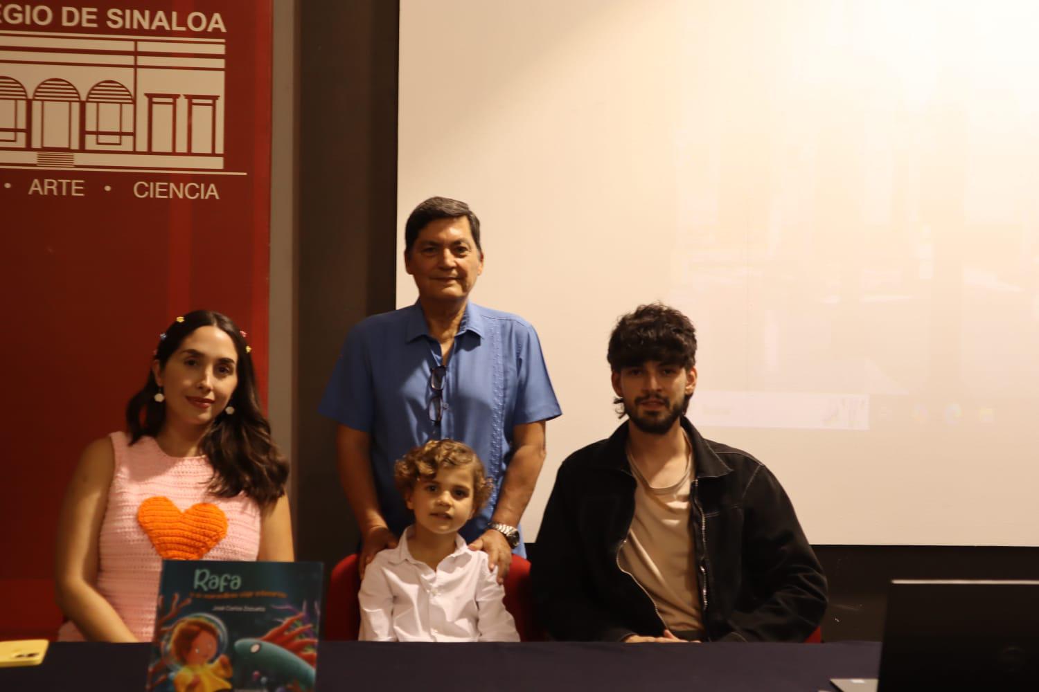 $!El escritor Carlos Zazueta, la cuentacuentos Natalia Madueño, el pequeño Rafael García y el ilustrador César David García compartieron sus experiencias.