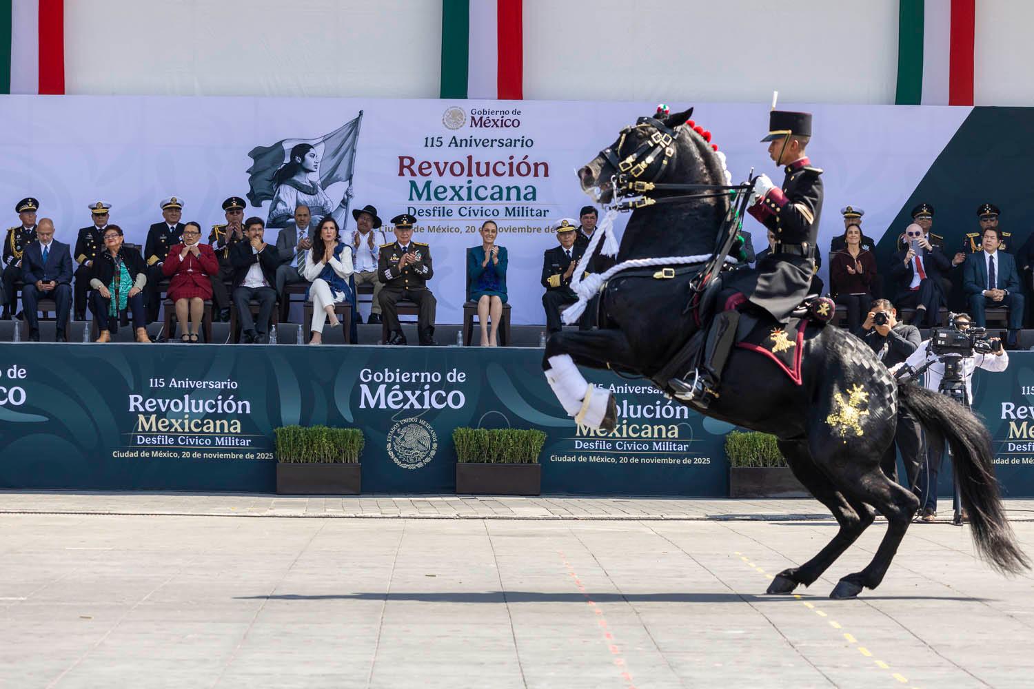 $!Sheinbaum arremete contra quienes convocan a la violencia y a intervención extranjera