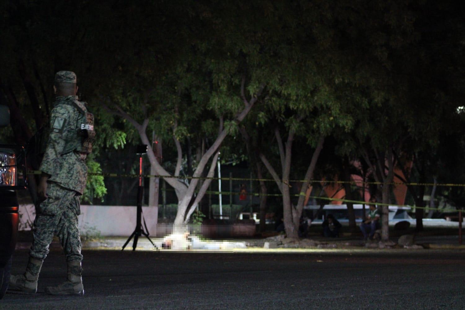 $!Hallan a hombre asesinado y maniatado en Lomas del Boulevard, en Culiacán