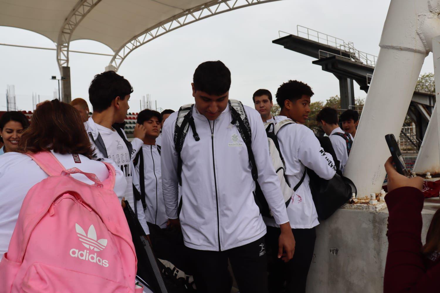 $!Salen seleccionados de basquetbol de Mazatlán a la conquista estatal de los Juegos Conade