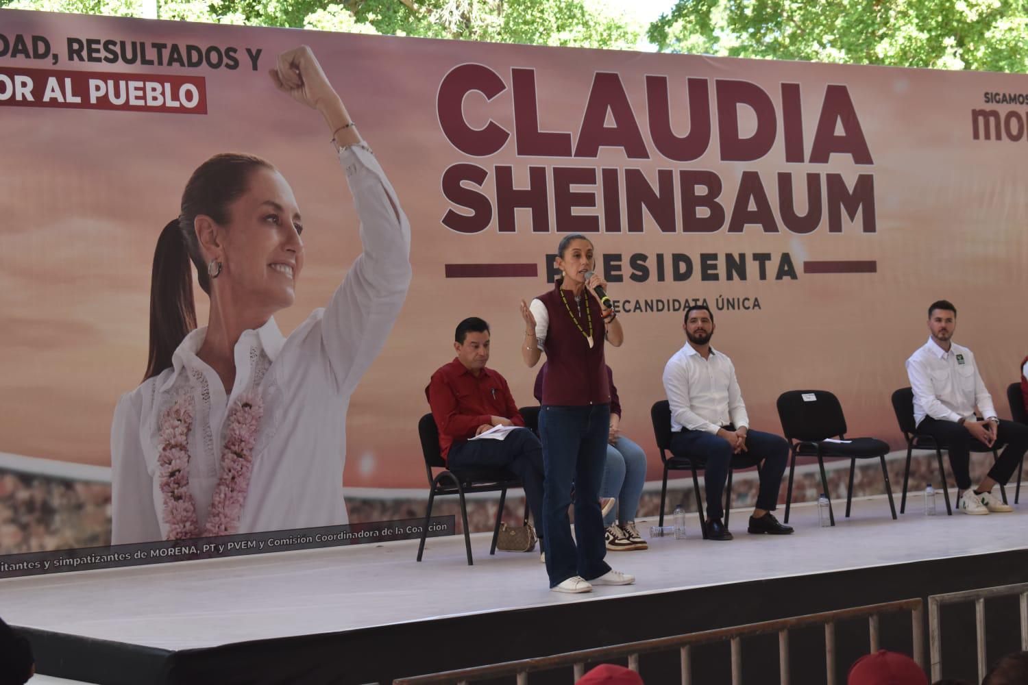 $!Reúne Sheinbaum a más de 2 mil en Guasave; ofrece beca universal para niños