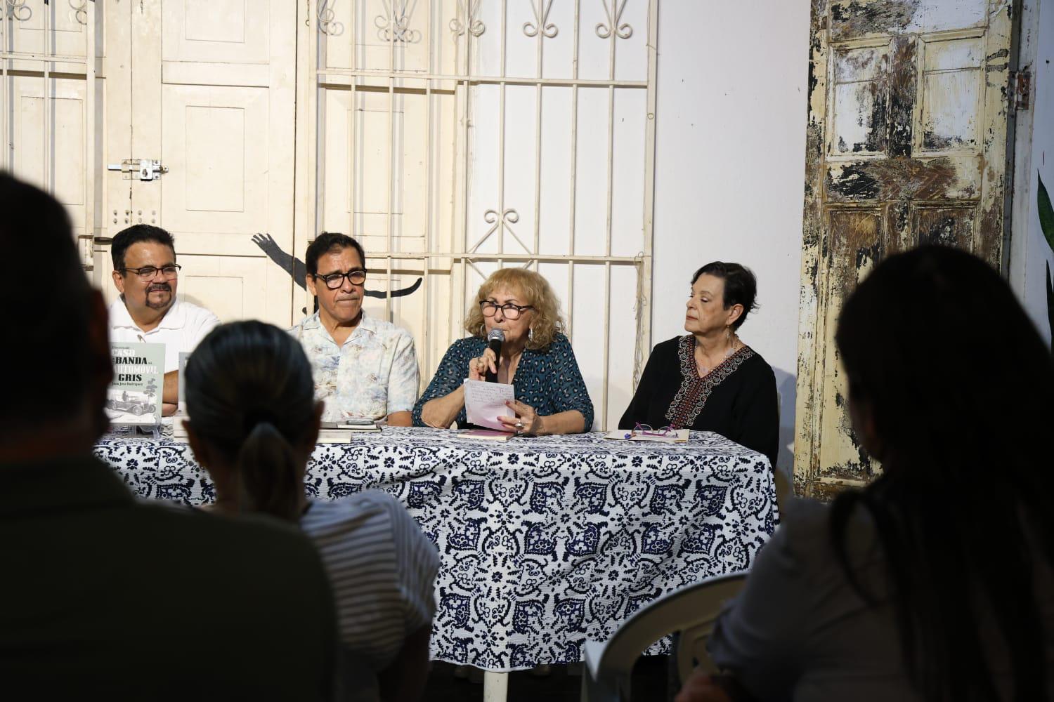 $!Los integrantes del club compartieron algunos comentarios sobre la obra del homenajeado.