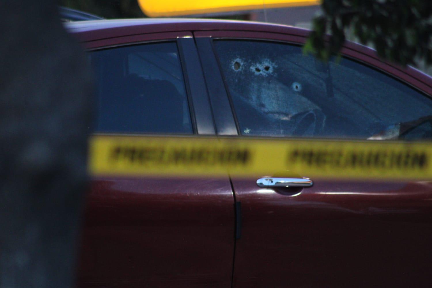 $!Matan a tiros a un hombre dentro de un carro en sector Capistrano, al sur de Culiacán