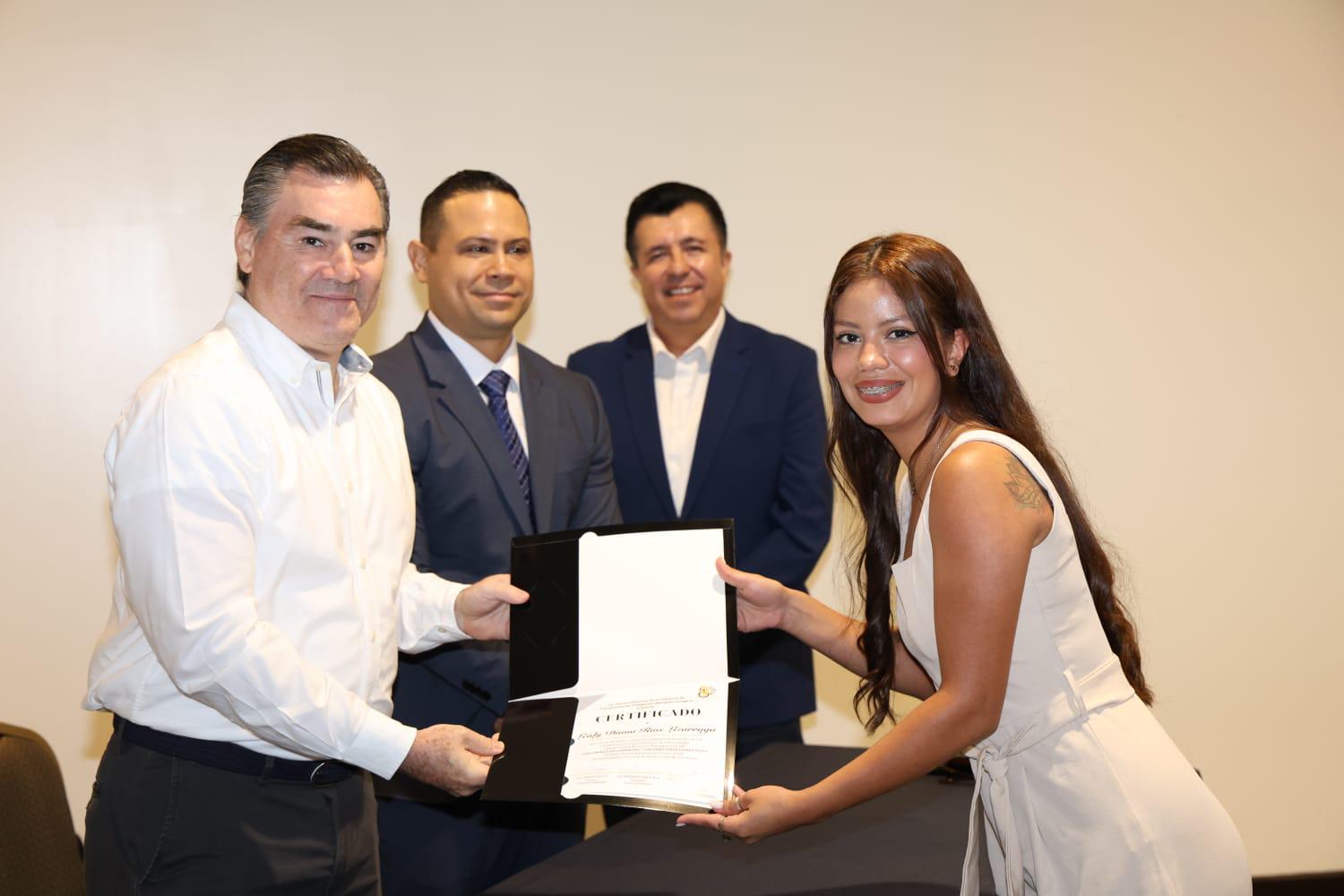 $!Canacintra gradúa a 25 líderes para enfrentar la transformación industrial