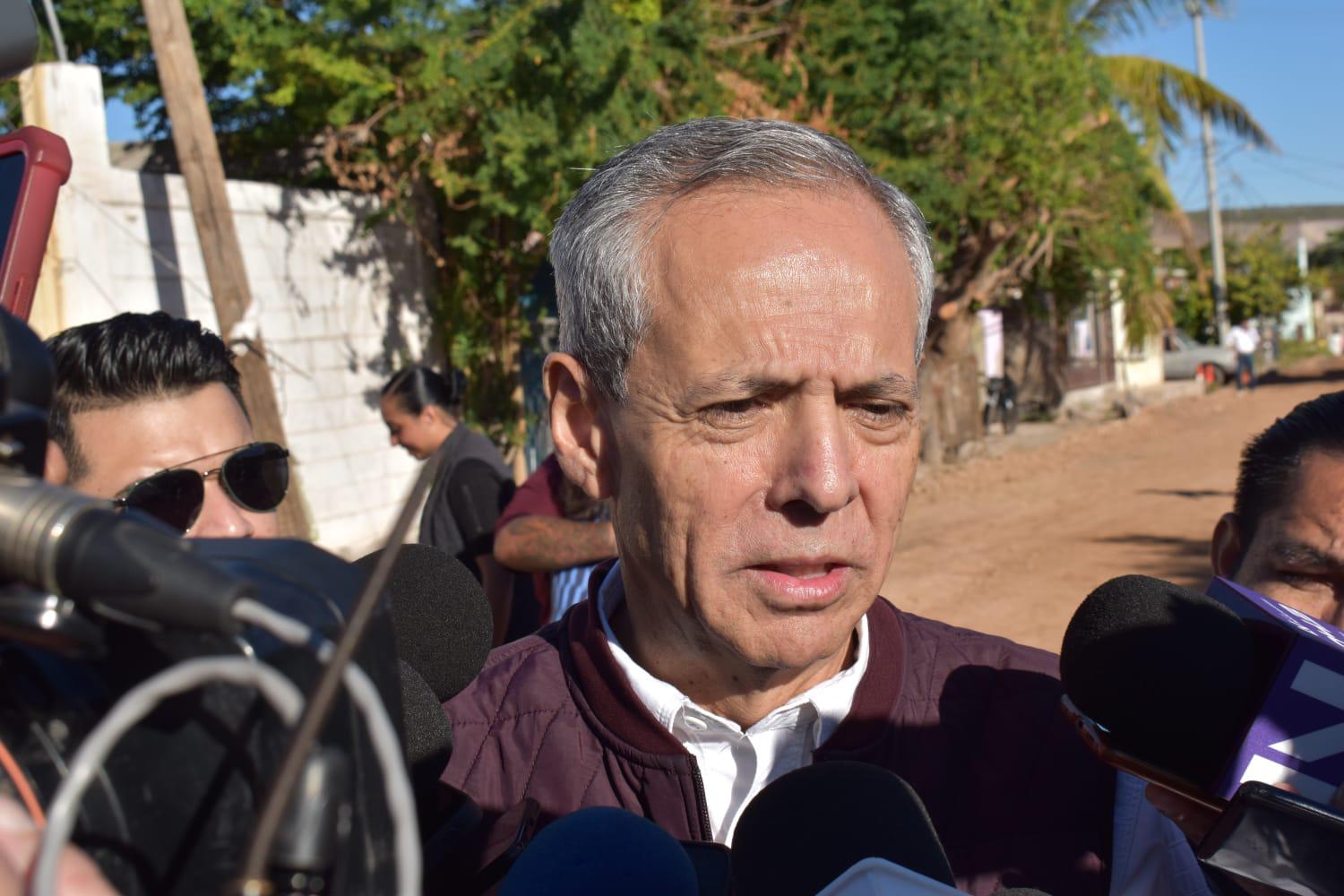 $!Llega Gerardo Vargas a evento de Sheinbaum en Topolobampo; ‘ella me invitó’, dice