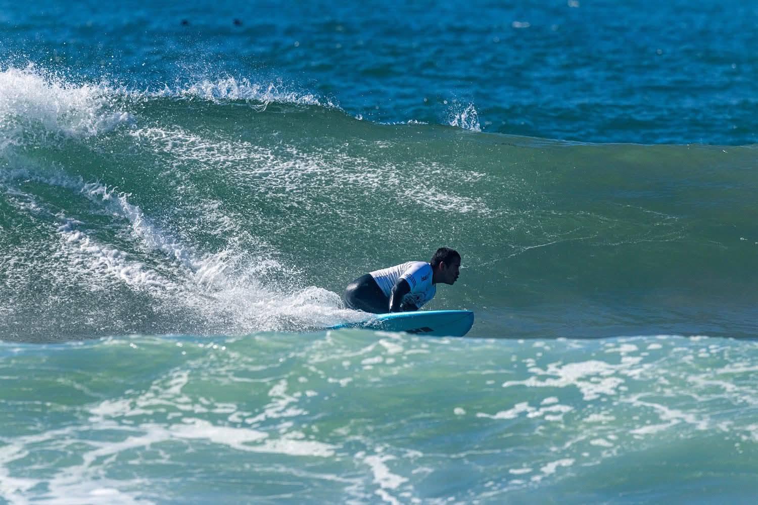 $!Mazatleco Martín Díaz logra bronce en Mundial de Para Surf en California