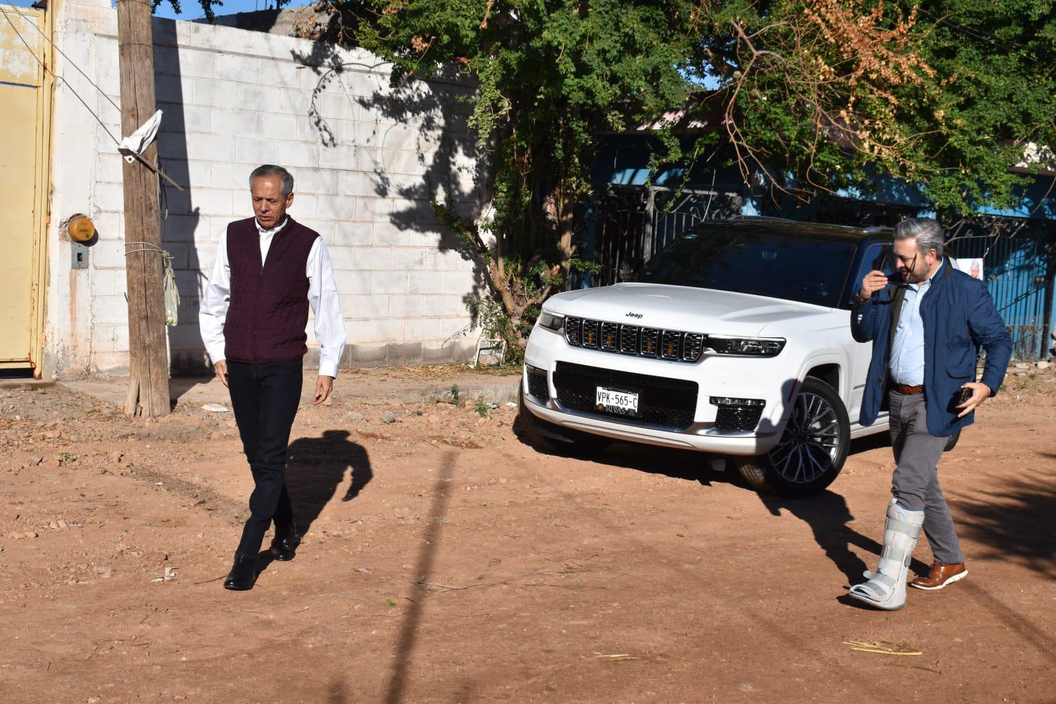$!Llega Gerardo Vargas a evento de Sheinbaum en Topolobampo; ‘ella me invitó’, dice