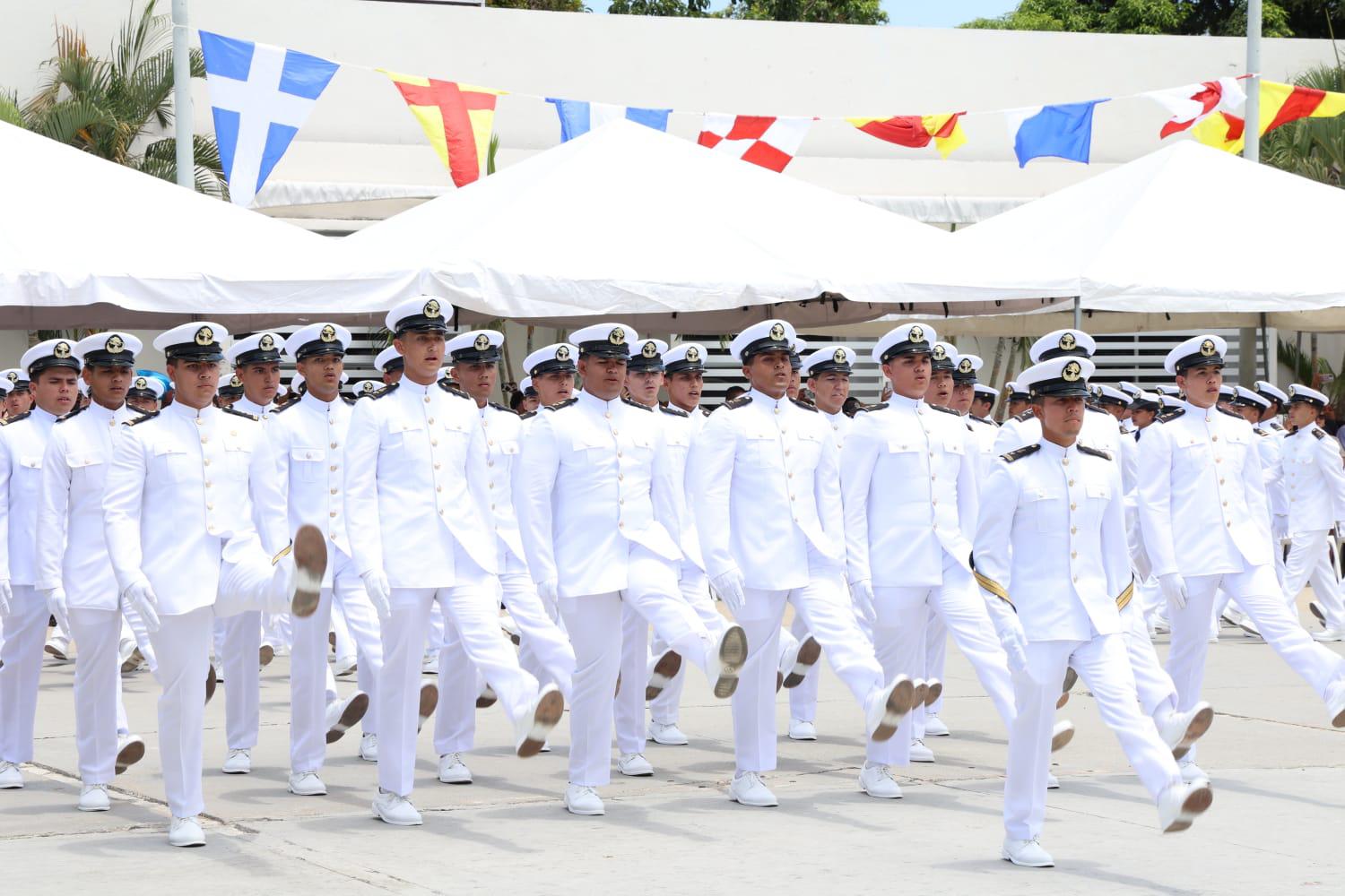 $!Egresan 85 nuevos profesionales de la Escuela Náutica de Mazatlán