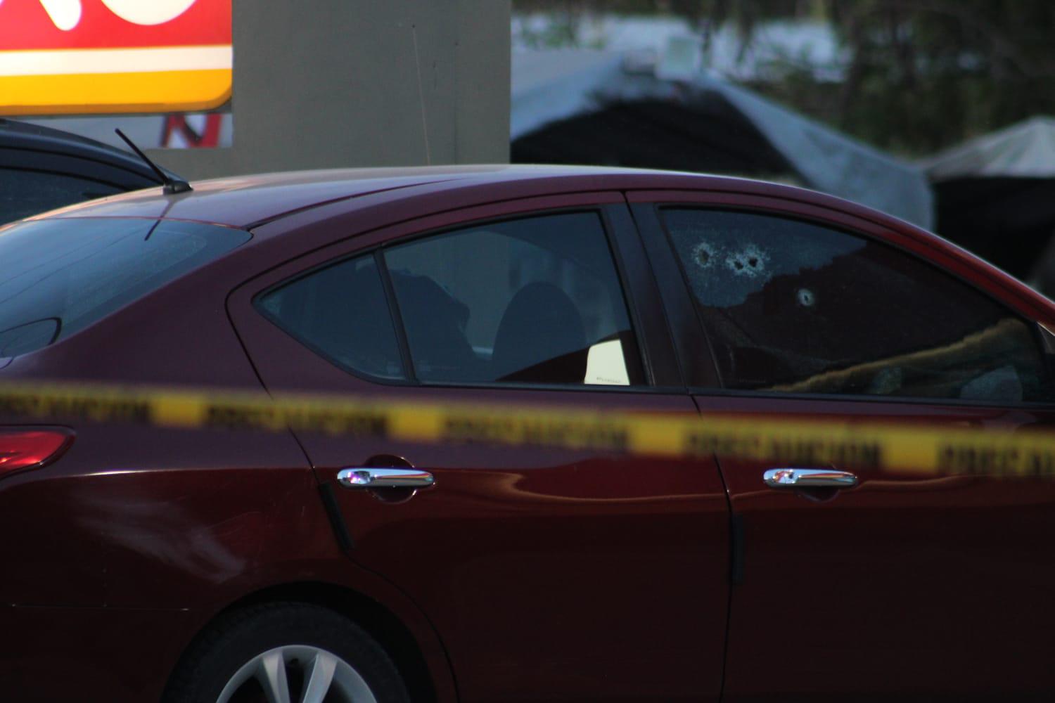 $!Matan a tiros a un hombre dentro de un carro en sector Capistrano, al sur de Culiacán