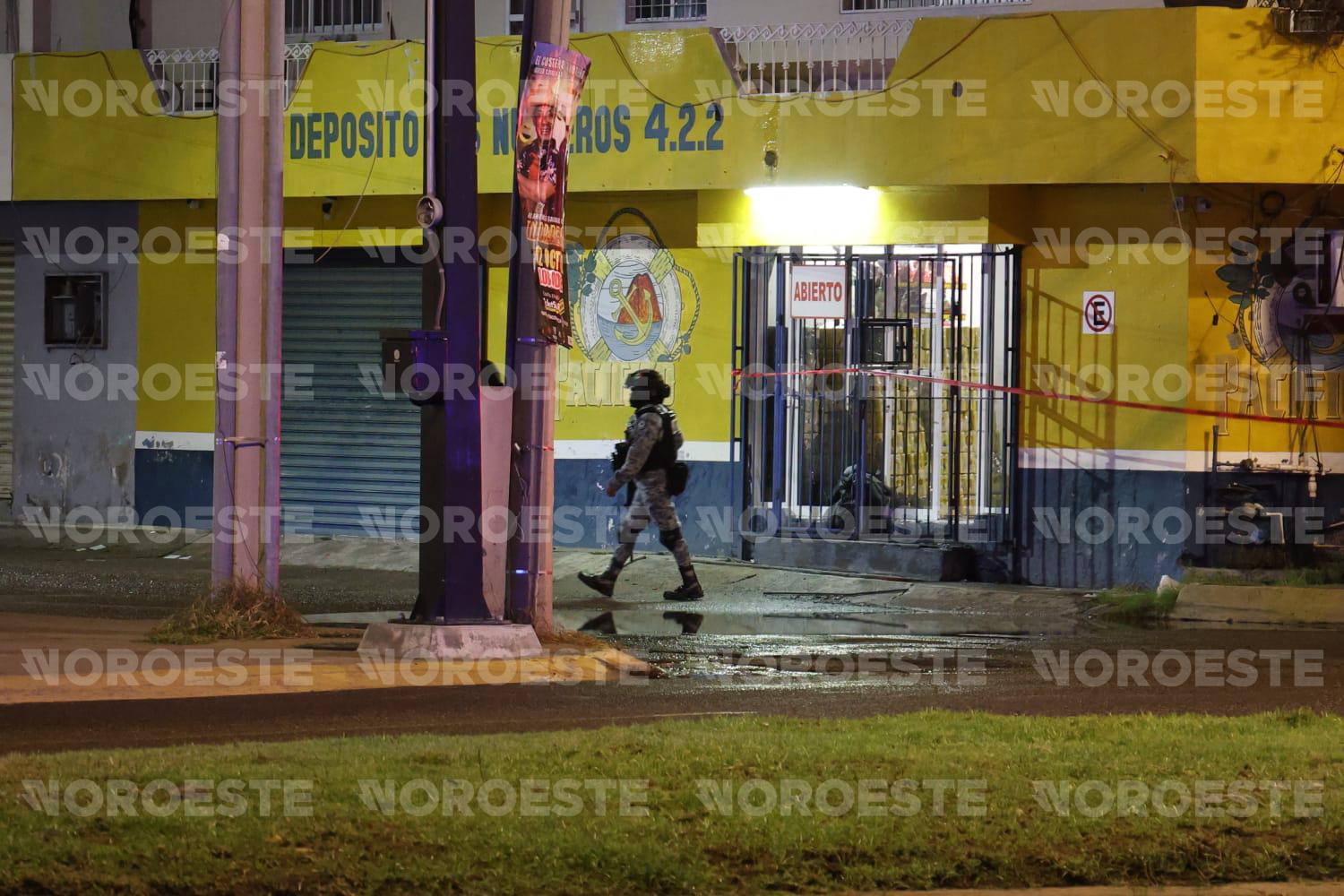$!Ataque a balazos contra expendio de El Toreo deja un muerto y un herido en Mazatlán