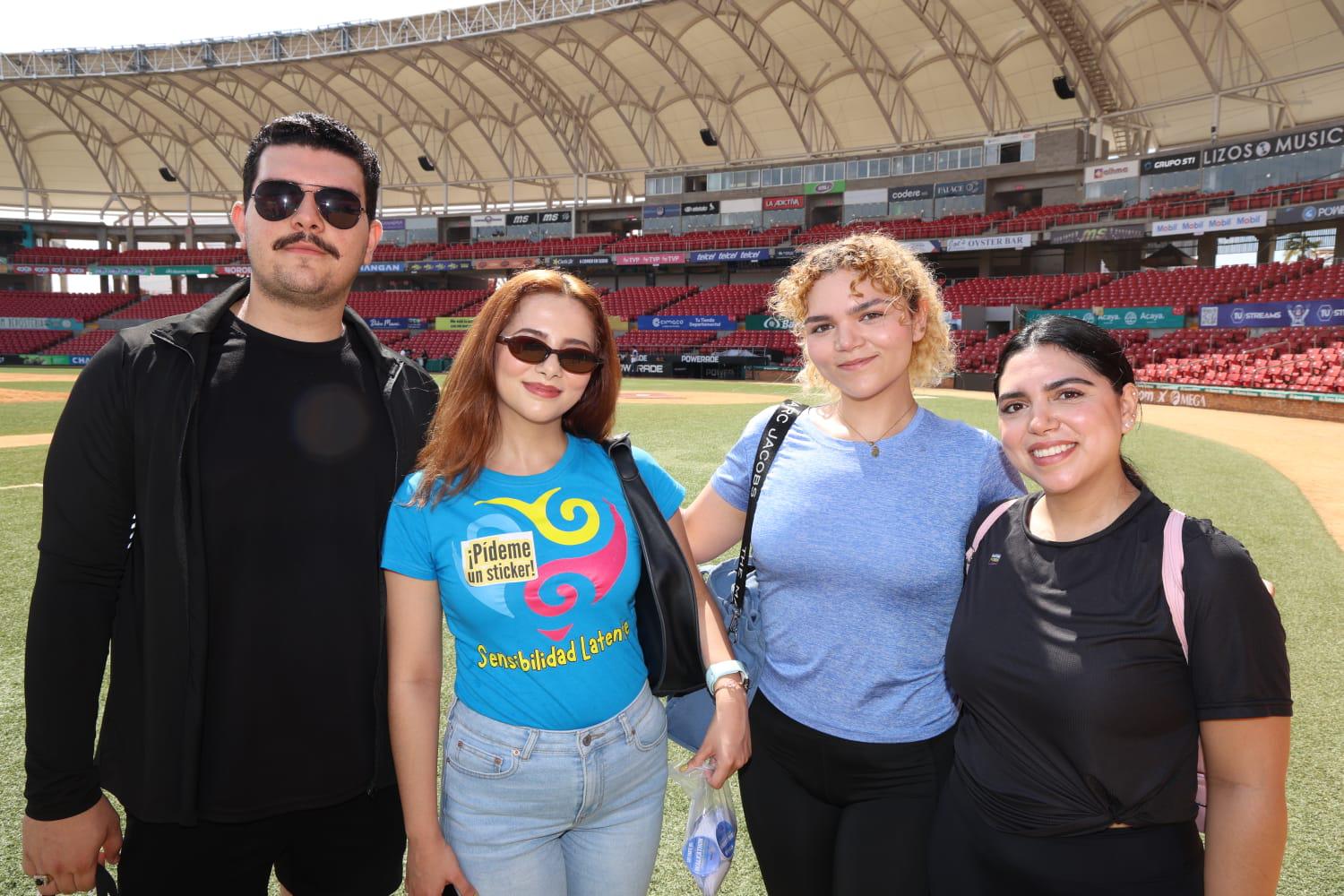 $!Renato Regalado, Johana, Jade y Yeraldine Castillo.