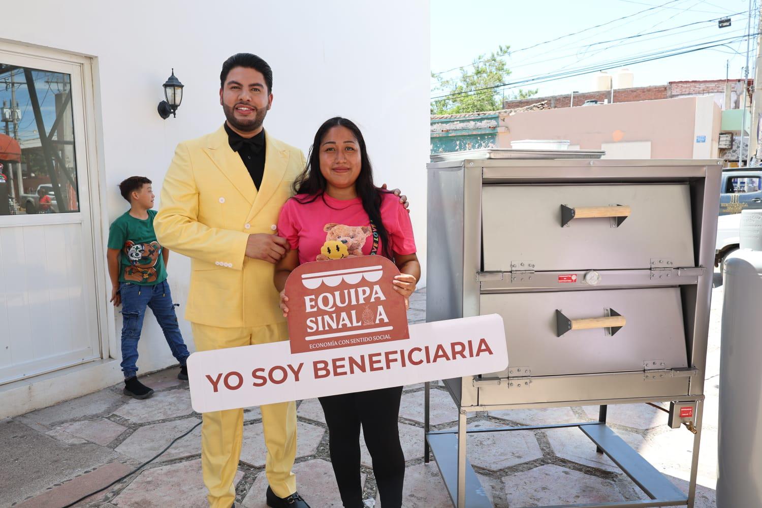 $!Equipan a emprendedores y microempresarios del municipio de Elota