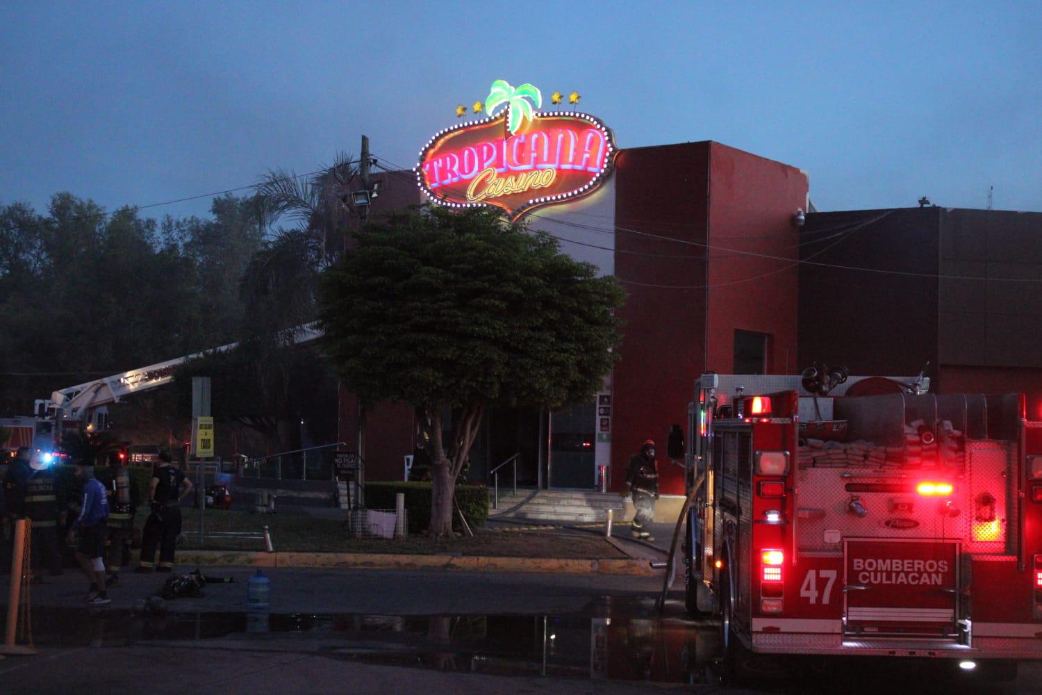 $!Confirma PC 40 evacuados y 3 heridos tras incendio en casino del Tres Ríos, en Culiacán