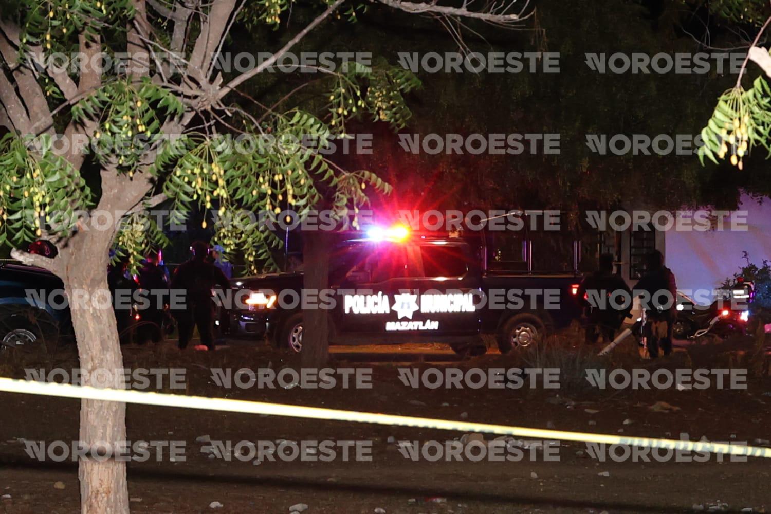 $!Registra Mazatlán noche de viernes violenta con tres hechos casi simultáneos: hay un muerto