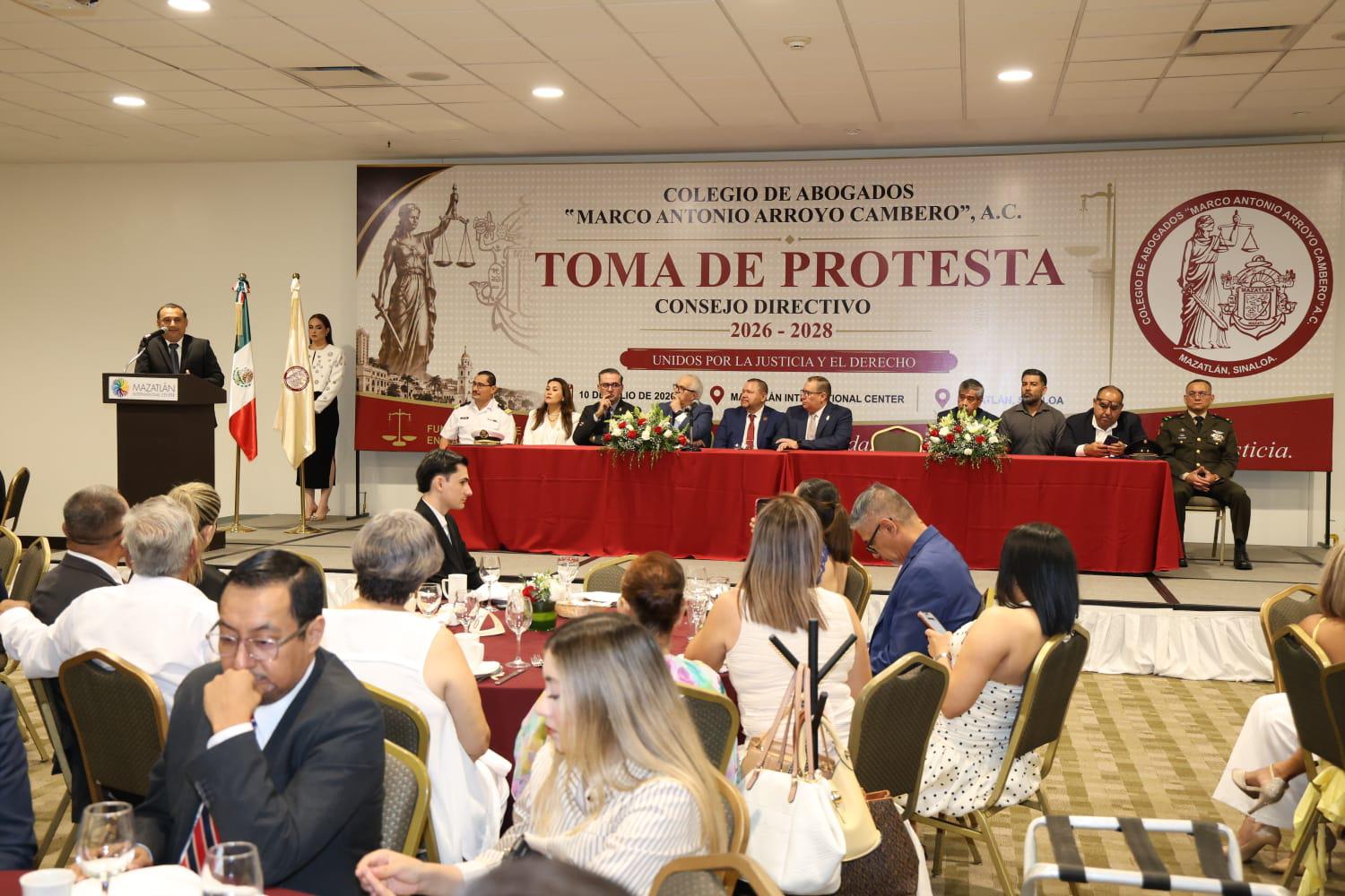 $!Asume Jesús Enrique Alcaraz Rendón presidencia del Colegio de Abogados ‘Marco Antonio Arroyo Camberos’ en Mazatlán