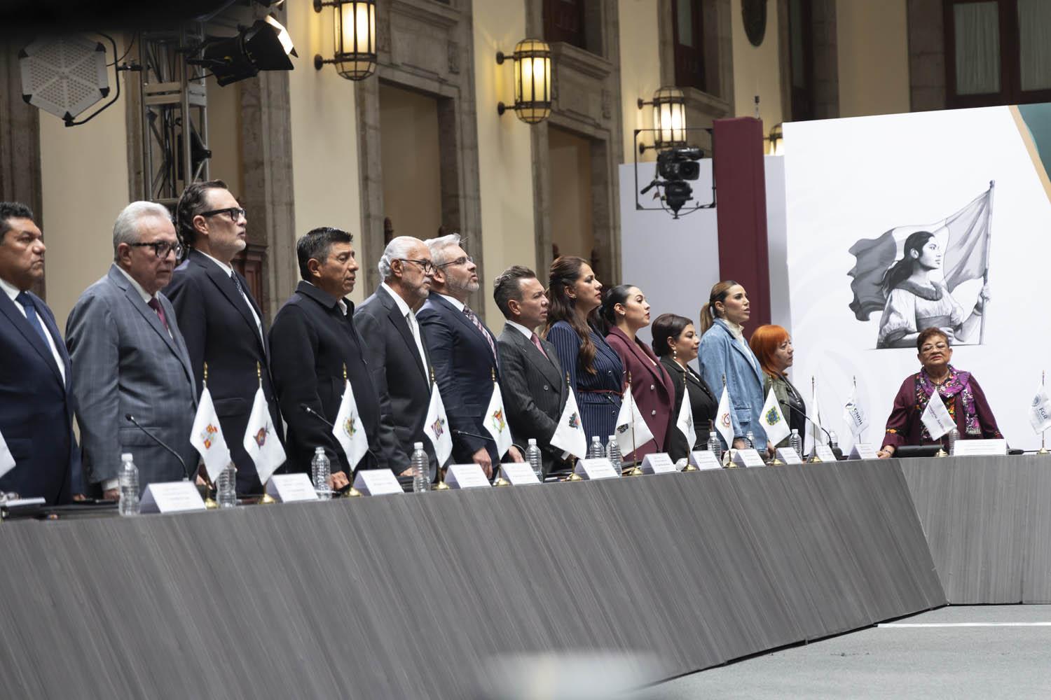 $!Sheinbaum pide a gobernadores ‘aterrizar’ estrategia nacional de seguridad