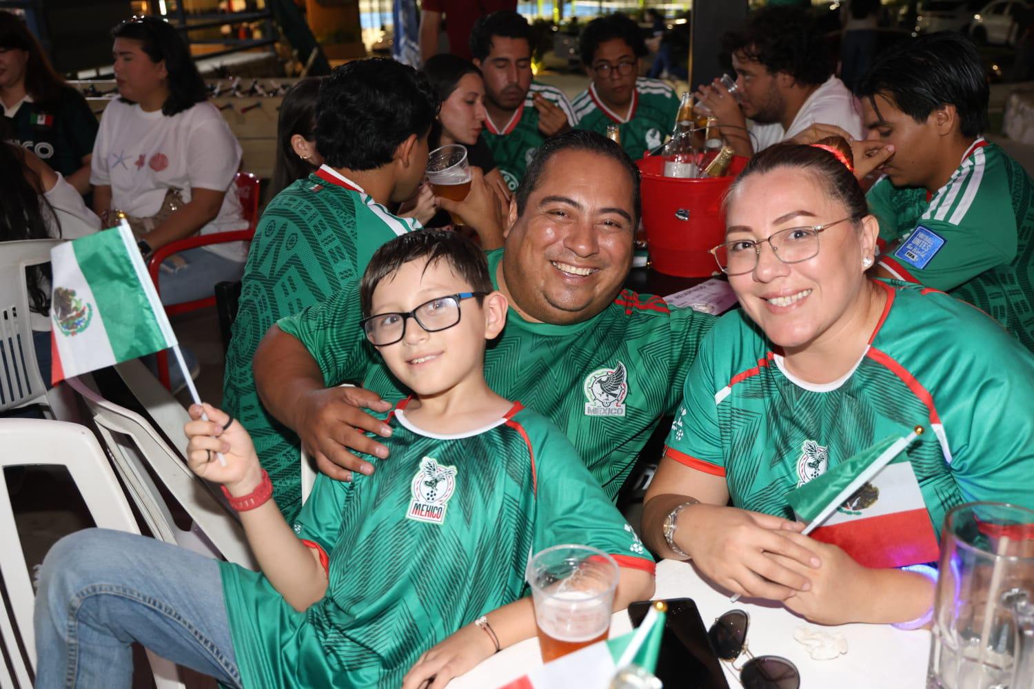$!Derek Vallejo, Érick Vallejo y Lizbeth Ledezma.