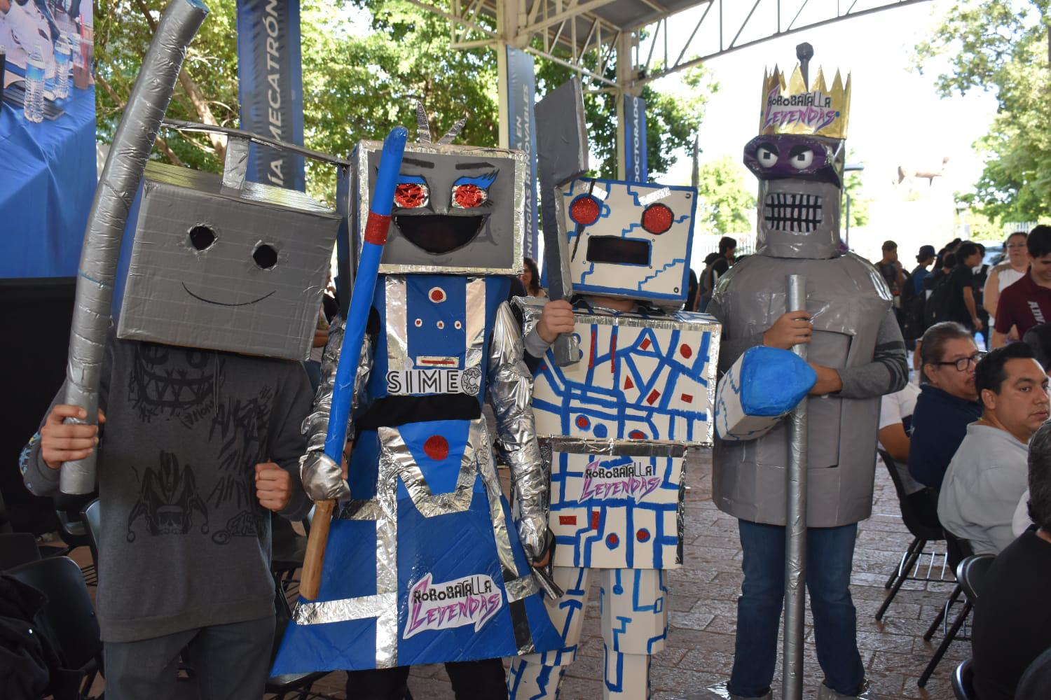 $!Estudiantes del Tec de Culiacán se miden en el cuadrilátero en la 10 edición de las robobatallas