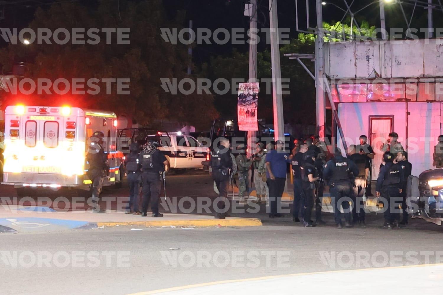$!Atacan con ráfagas de arma larga a una mujer y un hombre a un costado del fraccionamiento Pemex, en Mazatlán