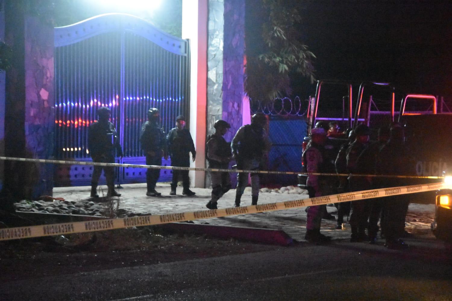 $!Asesinan a balazos a 2 policías municipales en San Pedro, Navolato