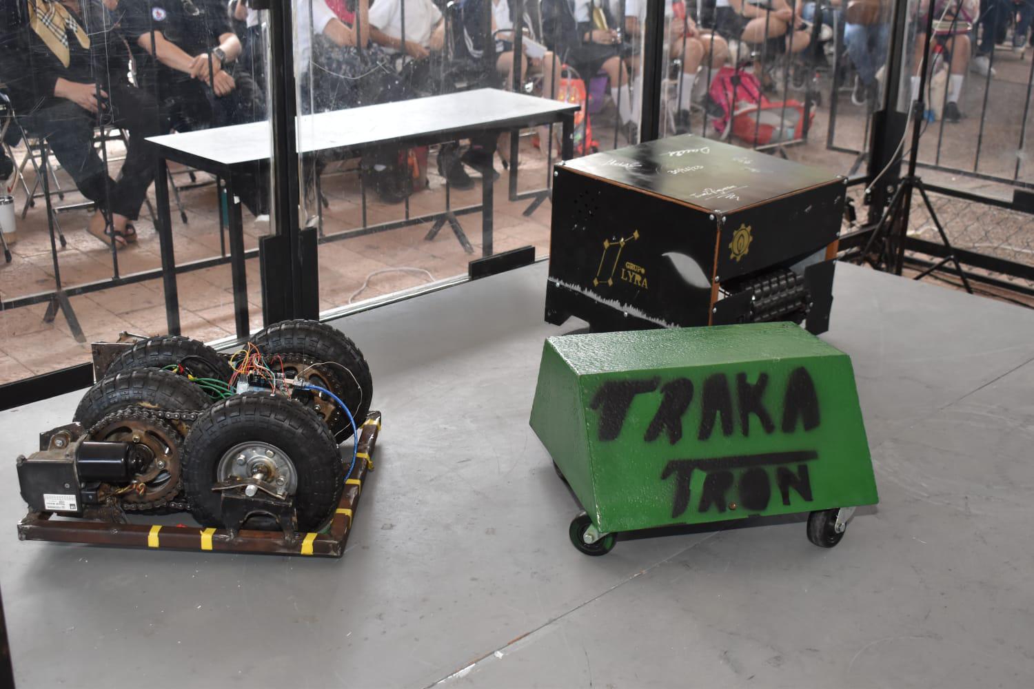 $!Estudiantes del Tec de Culiacán se miden en el cuadrilátero en la 10 edición de las robobatallas