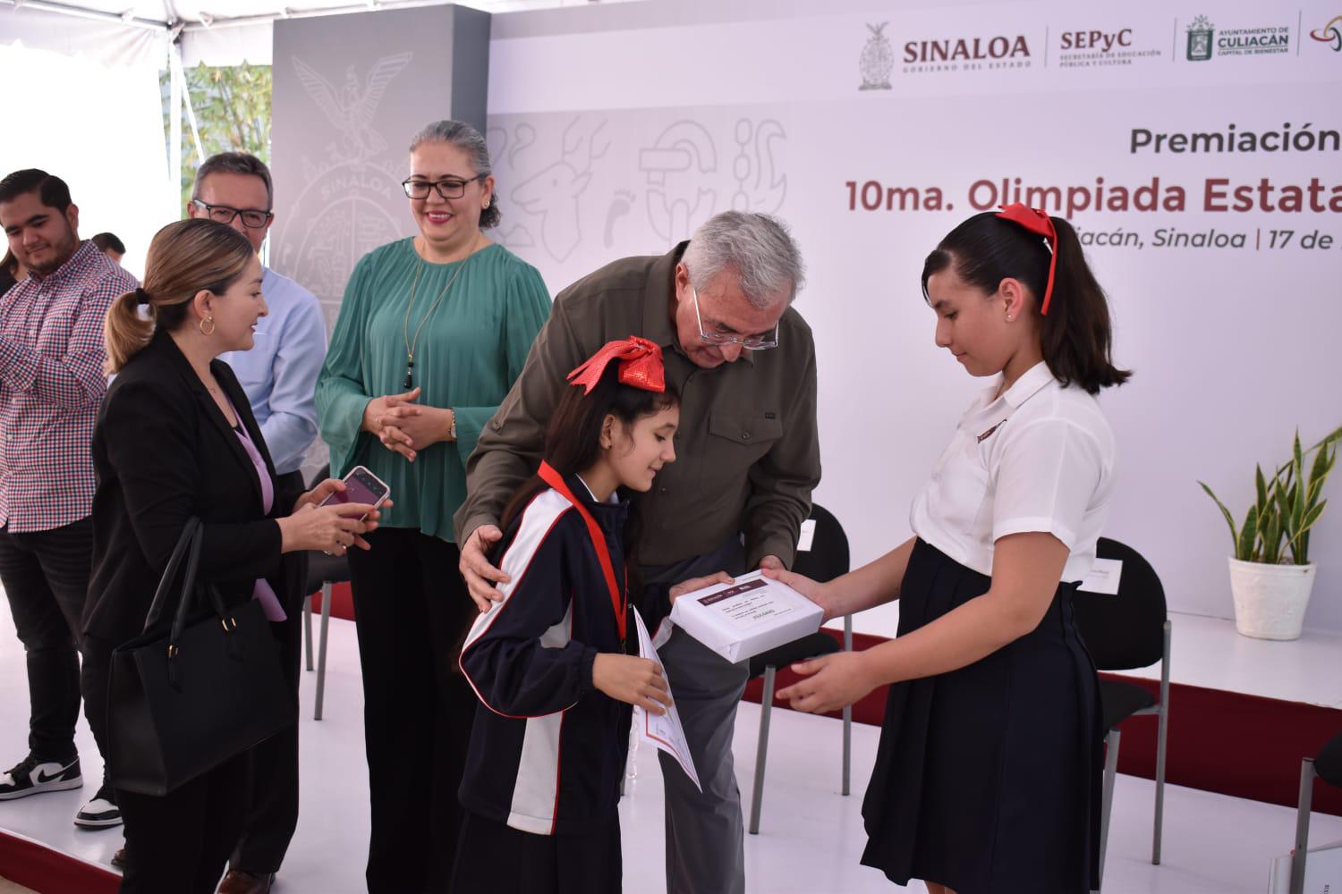 $!Reconocen a 48 ganadores de la Olimpiada Estatal de Matemáticas