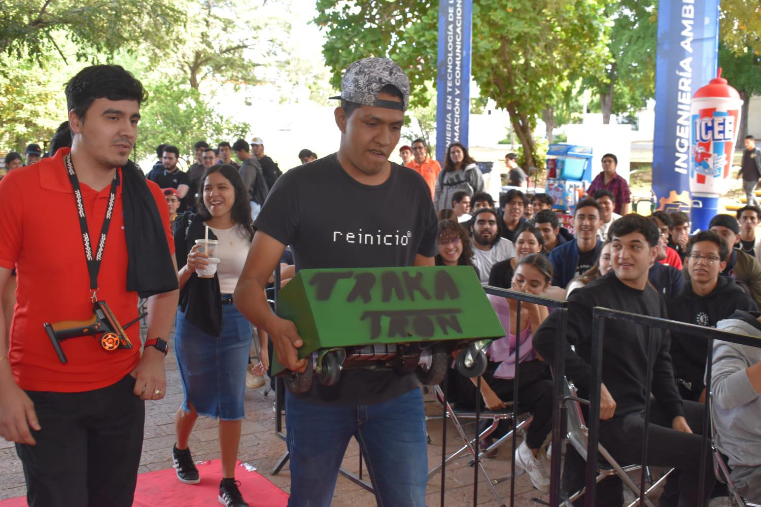 $!Estudiantes del Tec de Culiacán se miden en el cuadrilátero en la 10 edición de las robobatallas