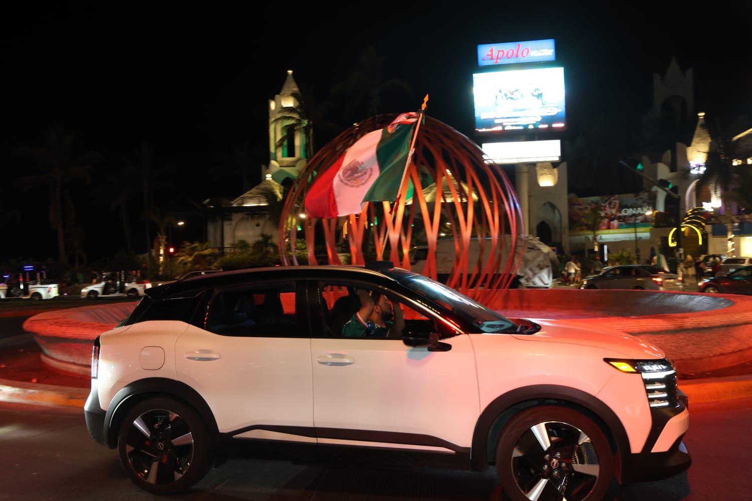 $!Vibra zona turística de Mazatlán con el triunfo de México en el Mundial 2026
