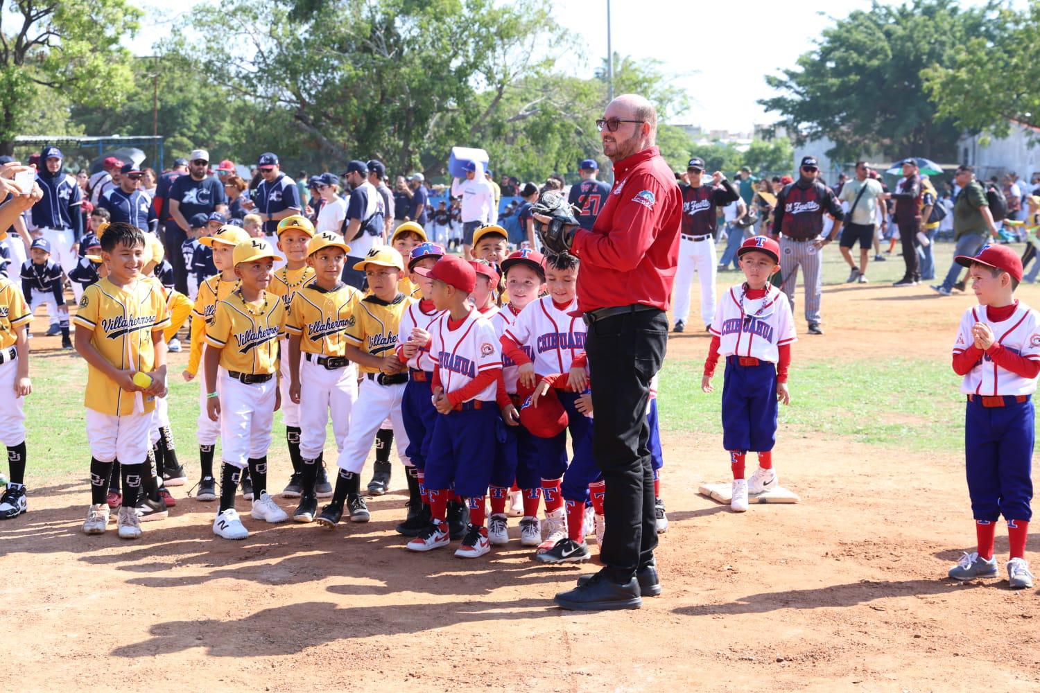 $!Peloteritos de todo México se reúnen en Mazatlán en Nacional de Ligas Escuelita