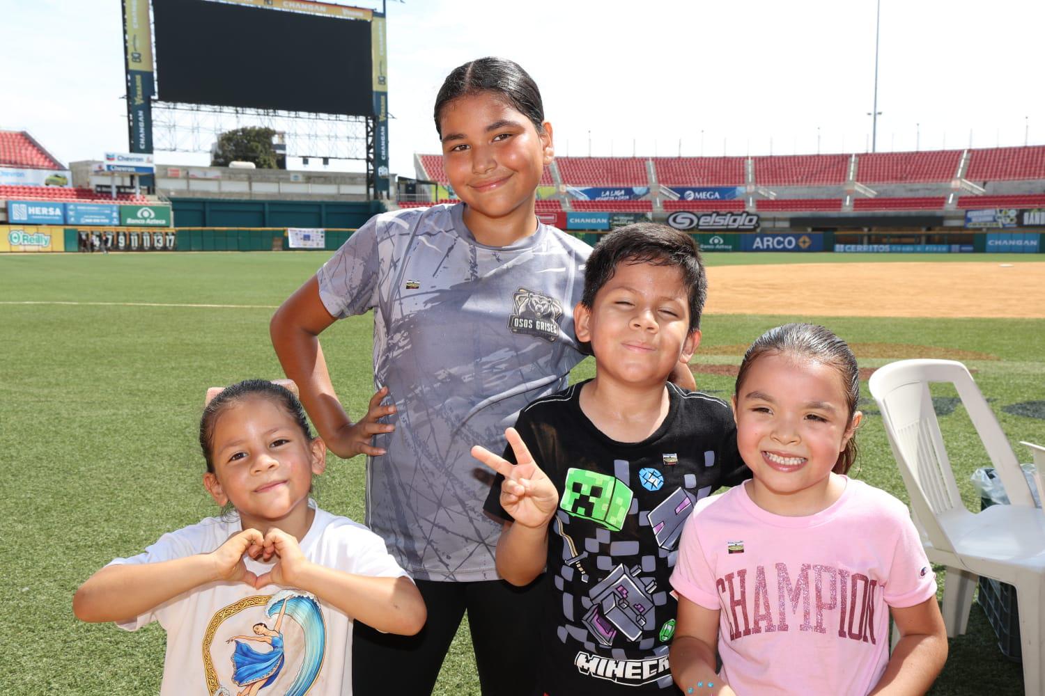 $!Zelda Figueroa, Samantha Roldán, Eren Figueroa y Ximena Madrigal.