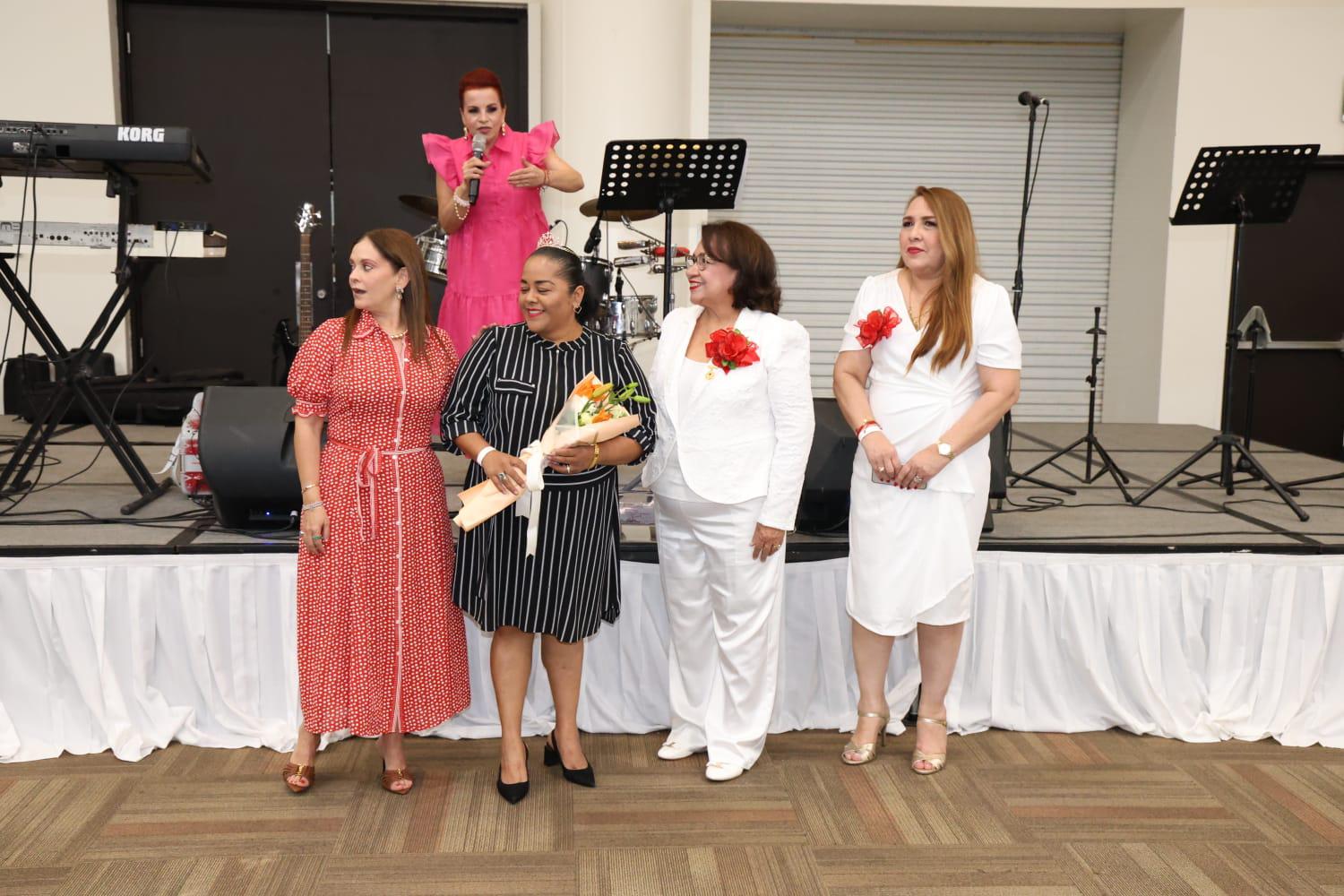 $!Se distingue la solidaridad y el reconocimiento en el desayuno ‘Las Flores de Mayo’ de Cruz Roja en Mazatlán